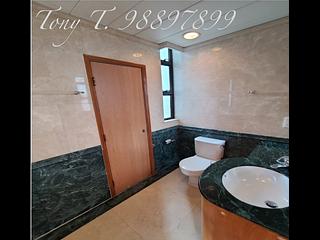 Mid Levels Central - Fairlane Tower 09