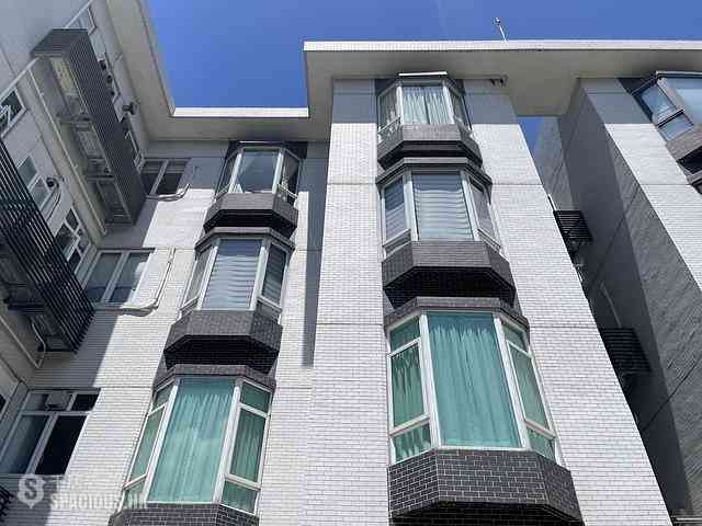 Chung Hom Kok - Hillgrove Block A 01