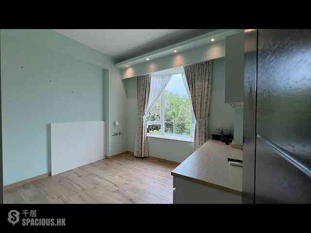 Chung Hom Kok - Hillgrove Block A 03