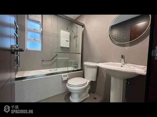 Chung Hom Kok - Hillgrove Block A 04