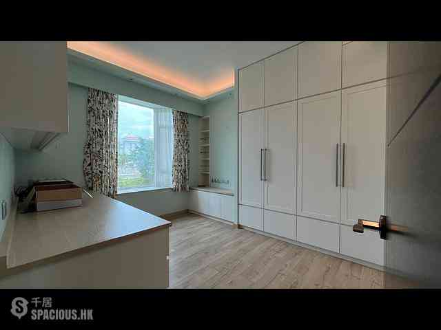 Chung Hom Kok - Hillgrove Block A 05