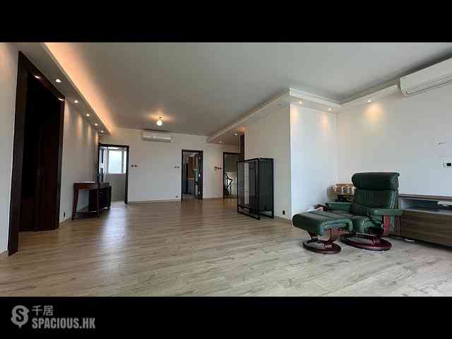 Chung Hom Kok - Hillgrove Block A 07