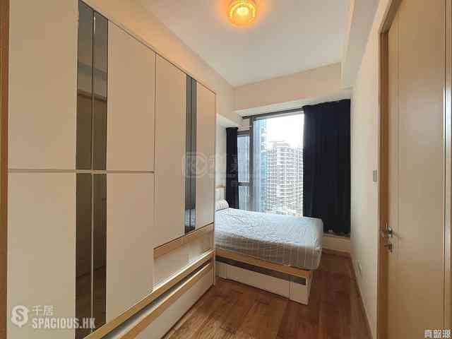 Tseung Kwan O - Twin Peaks Block 1 02