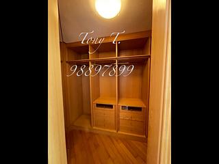 Mid Levels Central - Fairlane Tower 05