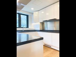 Mid Levels Central - Tavistock II 12