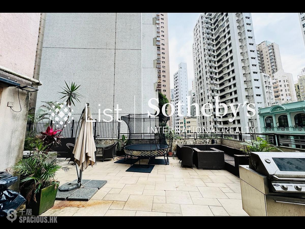 Sai Ying Pun - Golden Phoenix Court 01