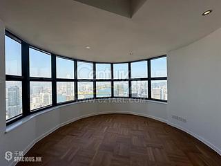 Mid Levels Central - Queen's Garden Block B 02