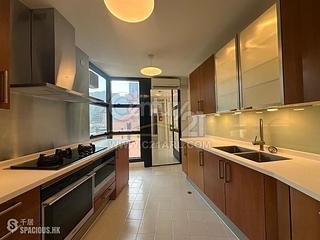 Mid Levels Central - Queen's Garden Block B 06