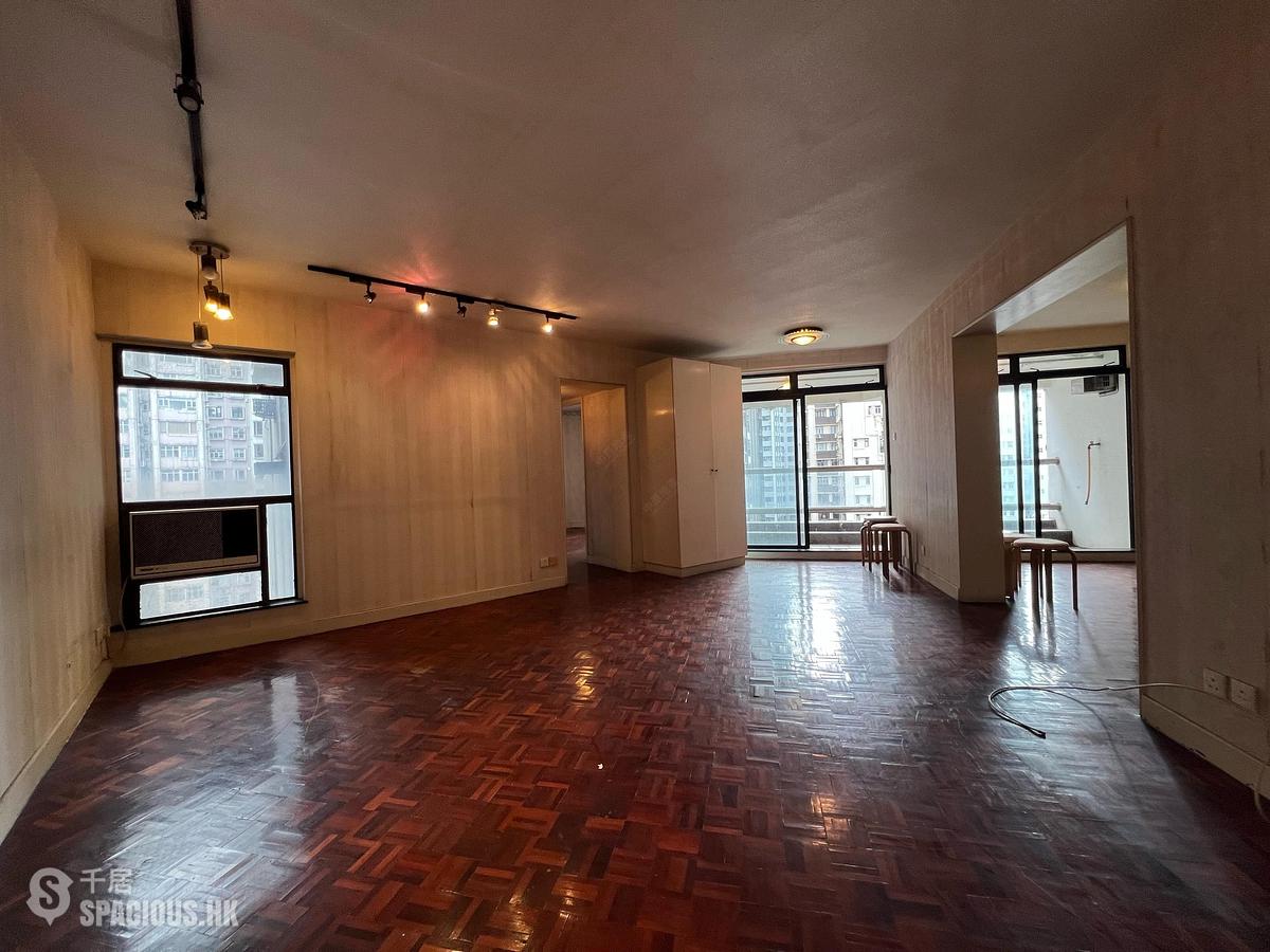 Soho - Albron Court 01