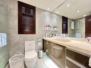 Mid Levels Central - Clovelly Court Block 2 06