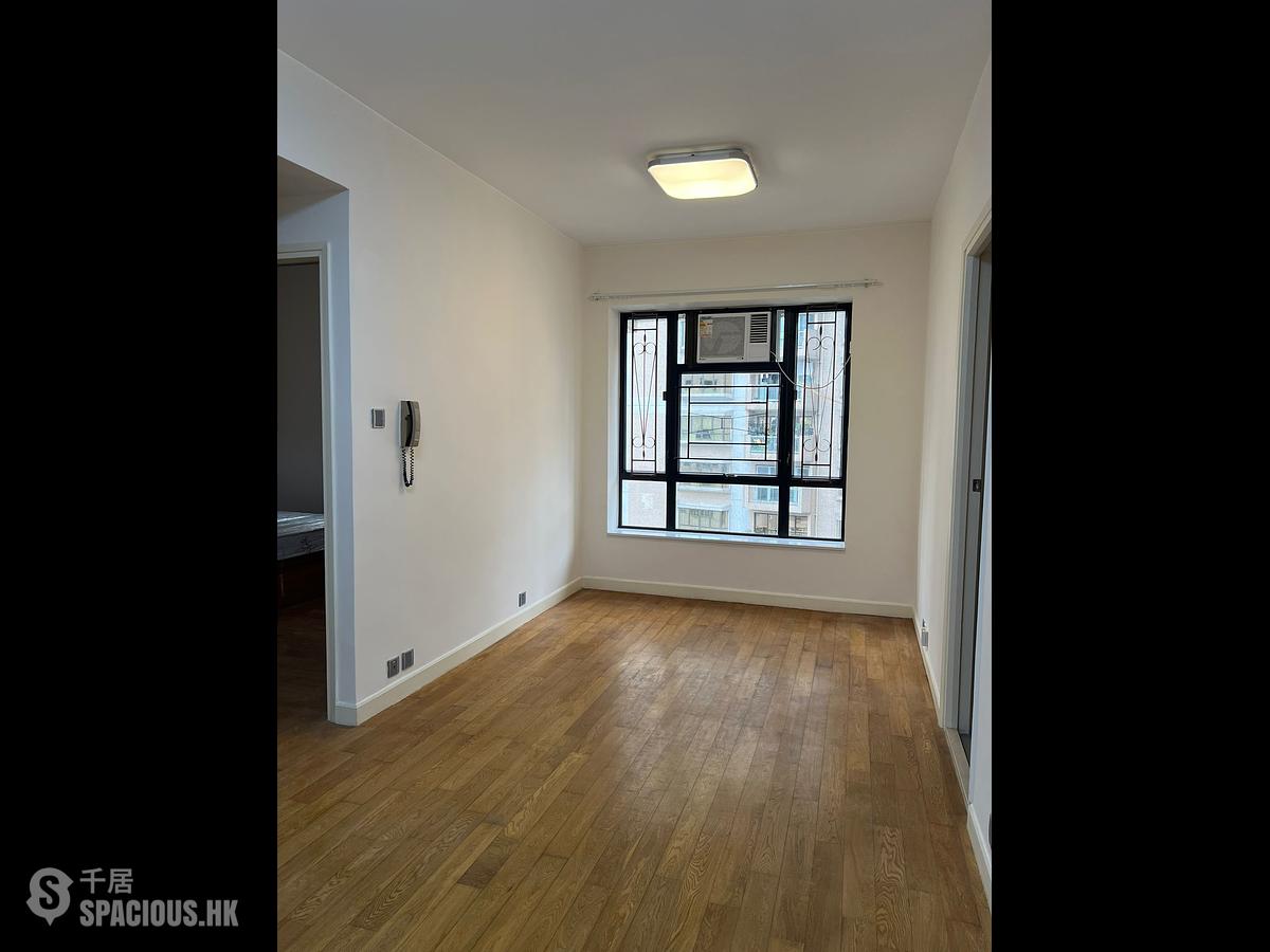 Sai Ying Pun - Kam Fung Mansion 01