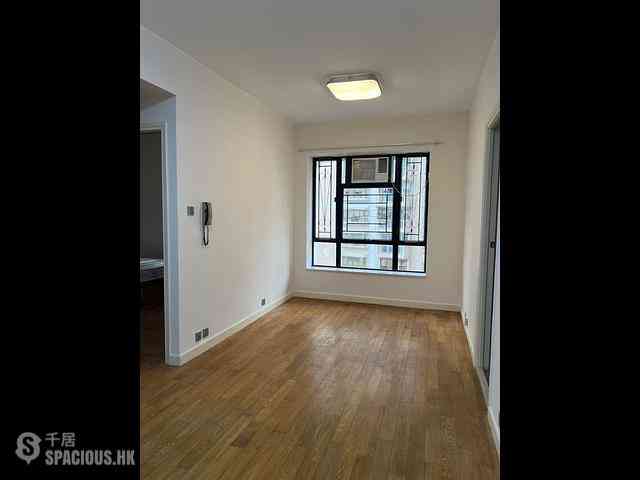 Sai Ying Pun - Kam Fung Mansion 01