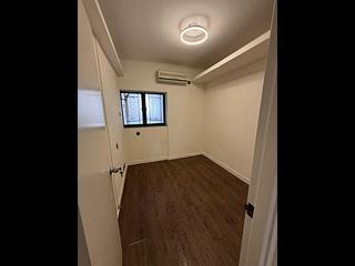 Mid Levels Central - Elegant Terrace 02