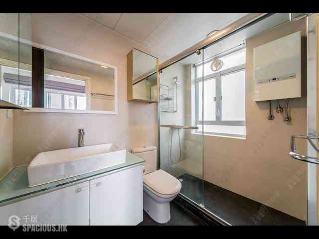 Mid Levels Central - 38, Kennedy Road 11