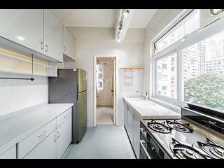 Mid Levels Central - 38, Kennedy Road 12