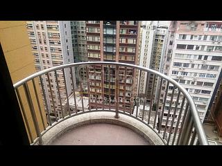 Mid Levels Central - Elegant Terrace 03
