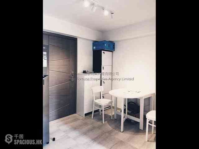 Sai Ying Pun - Fung Yu Building 01