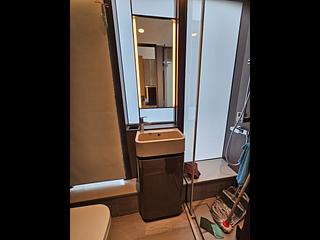 North Point - One Prestige 05