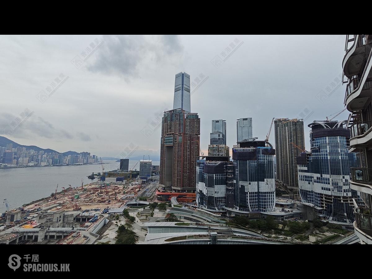 West Kowloon - The Arch Sky Tower (Block 1) 01