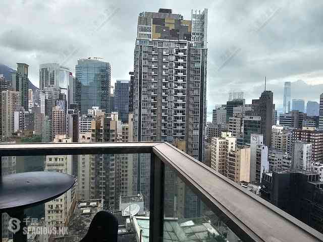 Wan Chai - The Avenue 01