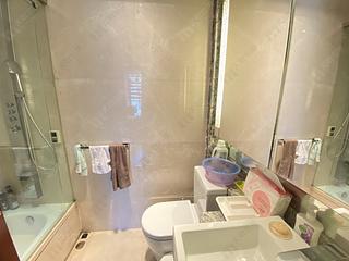Wan Chai - The Avenue Phase 2 Block 1 04