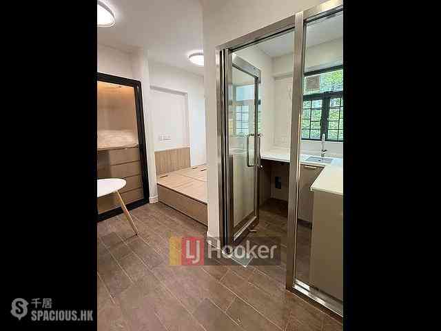 Sheung Wan - 64, Bonham Strand 01