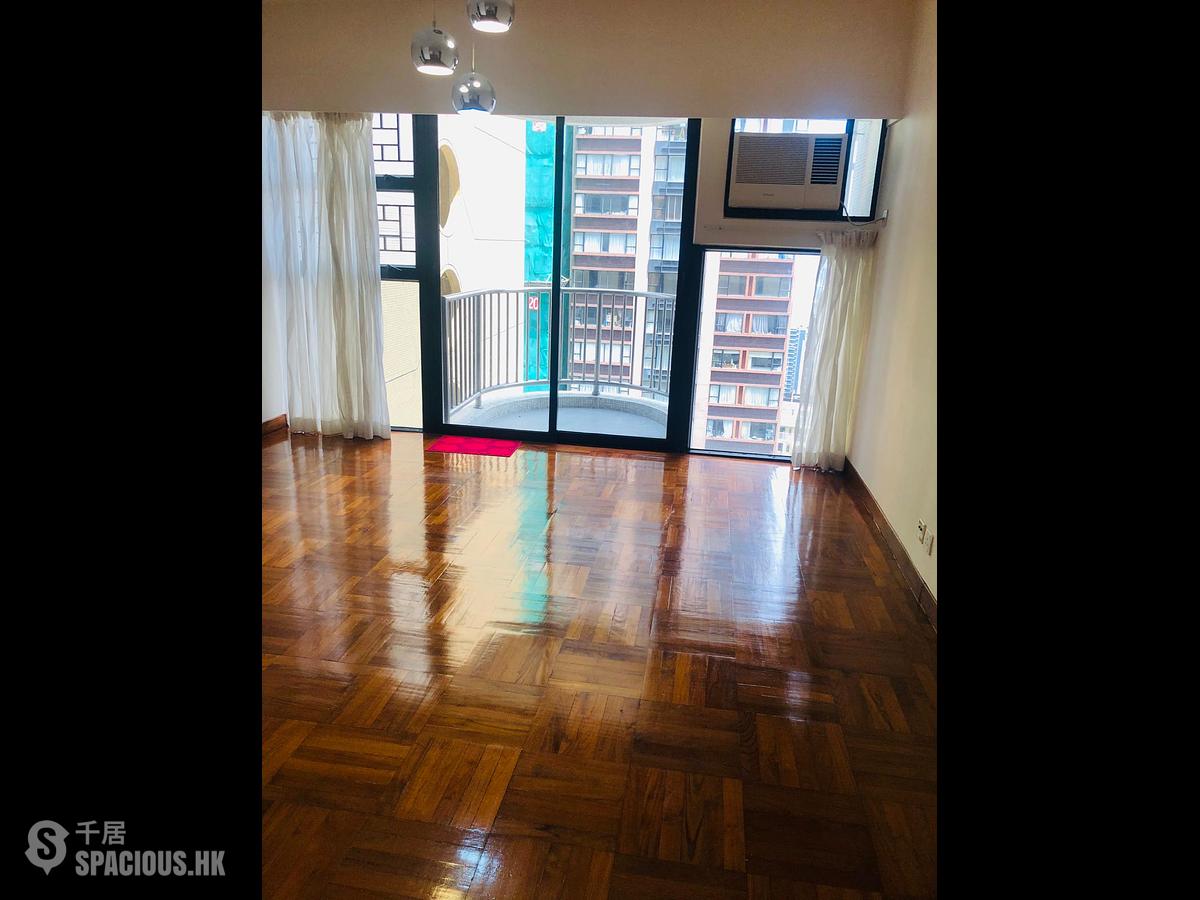 Mid Levels Central - Elegant Terrace 01