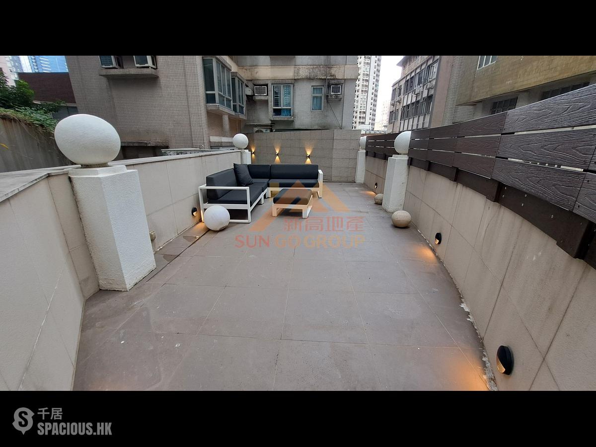 Mid Levels Central - Windsor Court 01