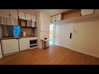 Mid Levels Central - Windsor Court 04