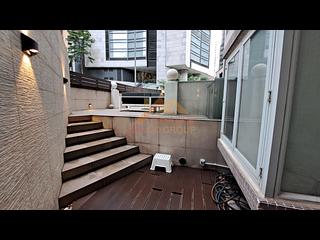 Mid Levels Central - Windsor Court 11