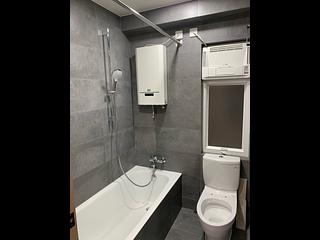 Kwai Chung - Sun Kwai Hing Gardens Block A 02