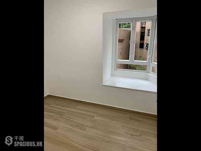 Kwai Chung - Sun Kwai Hing Gardens Block A 07