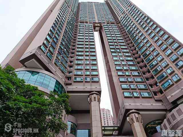 Fortress Hill - Le Sommet Block 1 01