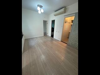 Mid Levels West - Golden Lodge 19