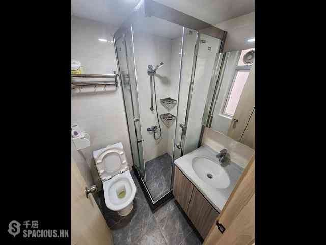 Sai Ying Pun - Wing Fong Mansion 02