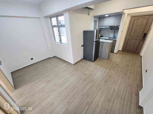 Sai Ying Pun - Wing Fong Mansion 05