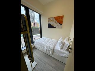 Sai Ying Pun - The Queens 04