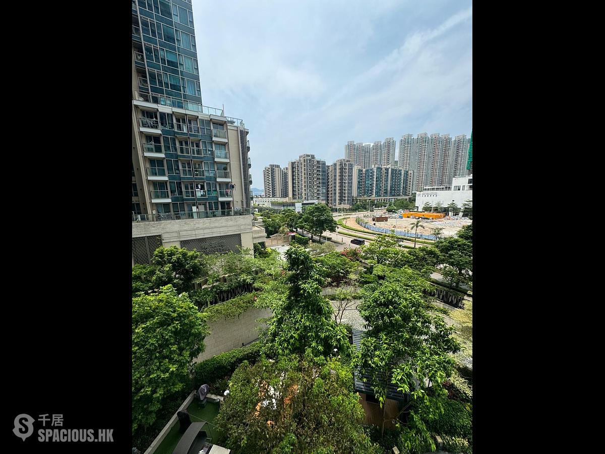 Tseung Kwan O - The Wings IIIB 01