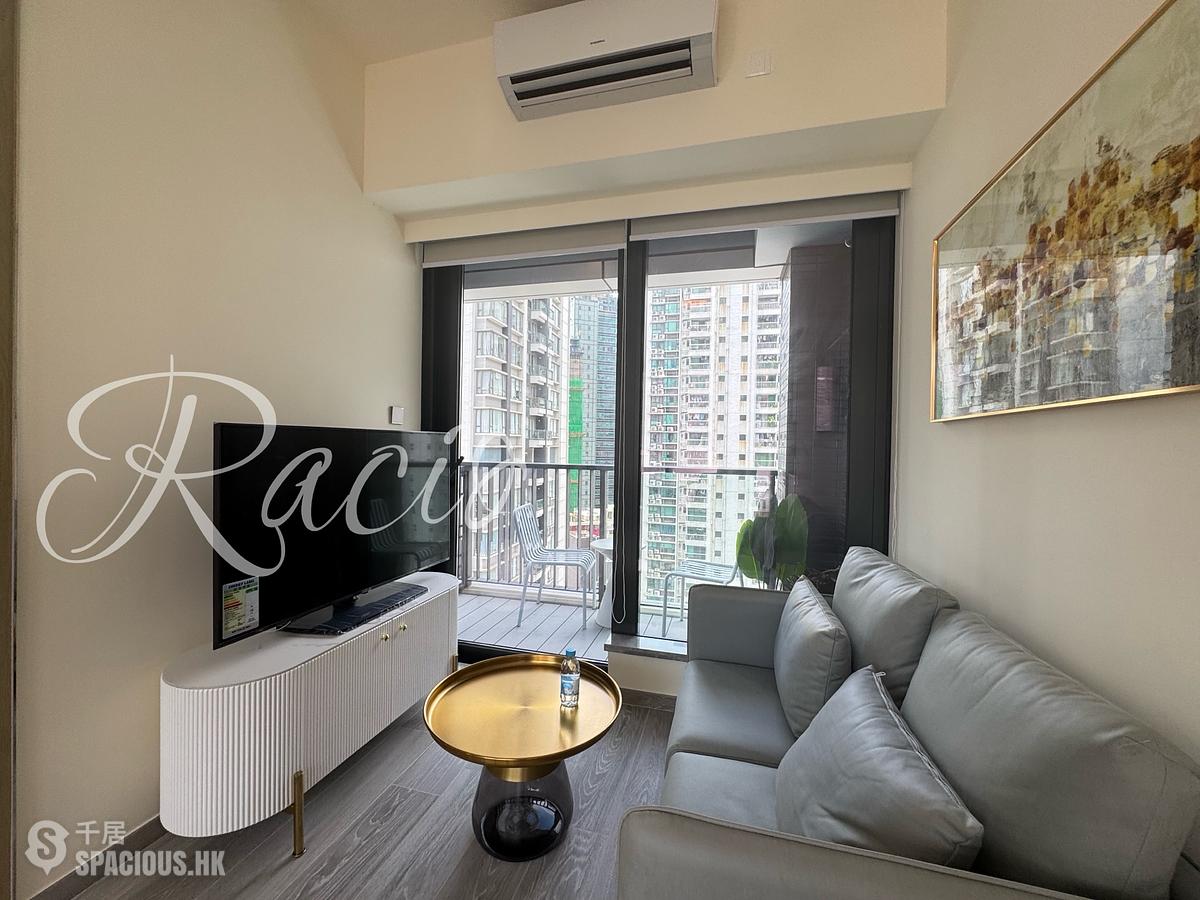 Sai Ying Pun - The Queens 01