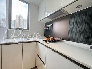 Sai Ying Pun - The Queens 07