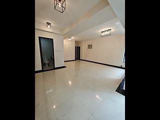 Mid Levels Central - Hillsborough Court Block 2 05
