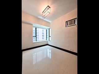 Mid Levels Central - Hillsborough Court 03