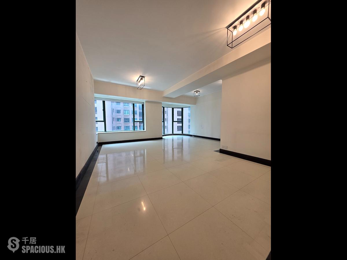 Mid Levels Central - Hillsborough Court 01