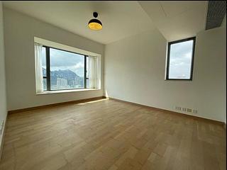 Happy Valley - Broadwood Twelve 04