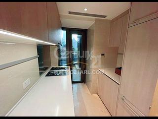 Mid Levels Central - 3, MacDonnell Road 02
