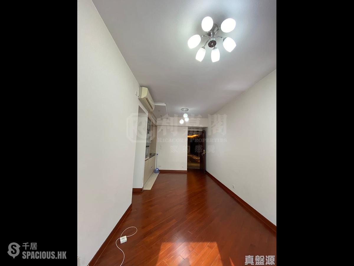 Wan Chai - The Avenue Phase 1 Block 5 01