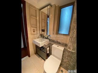 Wan Chai - The Avenue Phase 1 Block 5 02