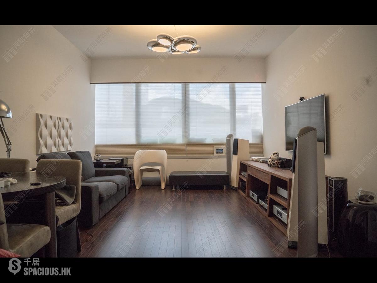 Wan Chai - Convention Plaza Apartments 01