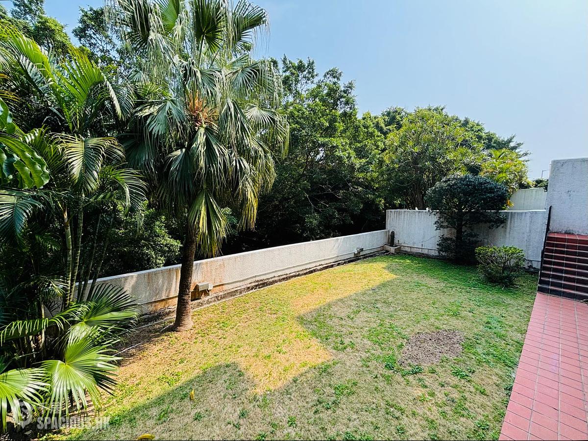 Chung Hom Kok - Casa Del Sol 01