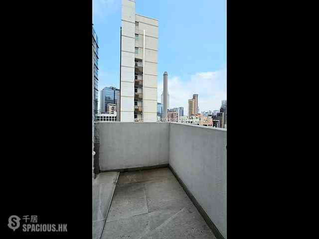 Wan Chai - Vincent Mansion 06